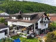 Charmantes Zweifamilienhaus inkl. ELW, 253m² Wohnfl., 3x Garagen, Terrasse, Garten, Pool, uvm. - Rheinfelden (Baden)