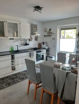 Einladende und geräumige EG-Wohnung mit Balkon - Hameln