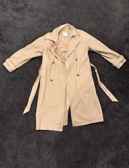 Bershka Trenchcoat - Berlin