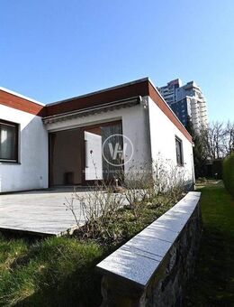 Bungalow mit viel Potential und Platz am Naturschutzgebiet, Vollkeller, Garage, Schuppen, uvm. - Berlin