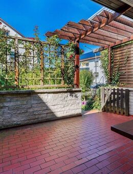 CHARMANTES REIHENECKHAUS MIT GARTEN IN BURLAFINGEN - Neu Ulm