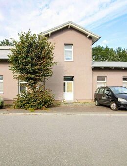 Historisches Mehrfamilienhaus mit Charme - ehemaliges Empfangsgebäude der Bahn - Fahrenkrug