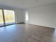 exklusive 4-Zimmer-Wohnung mit Balkon für Selbstnutzer oder Kapitalanleger - Naumburg (Saale)
