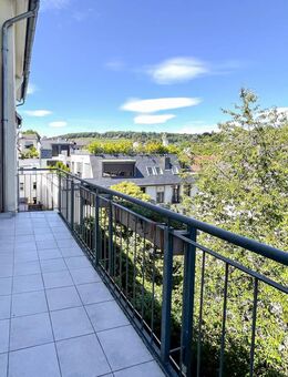 Komplette Etage für Sie allein! Wiesbaden: 3 Zi-Altbautraum mit Balkon, Nähe Taunusstr. / Nerotal - Wiesbaden