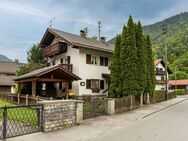 Reizvolles Einfamilienhaus in Eckgrundstück - Oberau