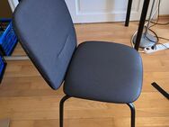 Selling chair and table - München Schwanthalerhöhe