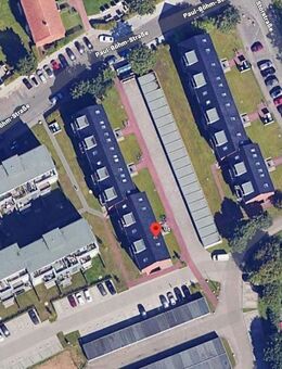 Toll geschnittene, renovierte 3-Zimmer-Dachgeschosswohnung mit ca. 49 m² Wohnfläche und Balkon! - Neumünster