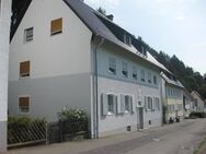 KLEINE DACHGESCHOSSWOHNUNG 35 QM IM KRUMMENSCHEIDER WEG - Lüdenscheid