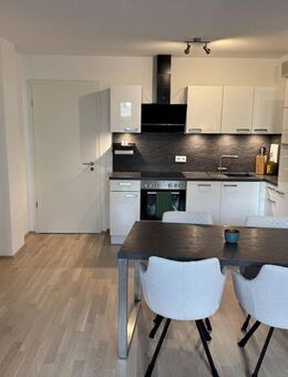 Perfekt geschnittene 2 Zimmer Wohnung im Grünen, 5 Jahre alt, Energieklasse B inkl. Einbauküche - München