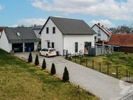 Neuwertiges Einfamilienhaus auf schönem Grund mit Doppelgarage und Einbauküche in Grafenwöhr - Grafenwöhr