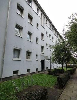 Renovierte 2,5-Zimmer-Wohnung mit Balkon - Bremen