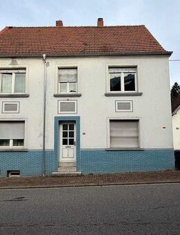 Vermietetes Zweifamilienhaus mit großem Grundstück in Bexbach zu verkaufen - Bexbach