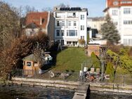 Privates Paradies am Müggelsee: Mehrparteienhaus mit Seezugang - Berlin