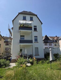 Charmante 3,5 Zimmer-Dachgeschosswohnung mit gehobener Innenausstattung in Friedberg - Friedberg (Hessen)