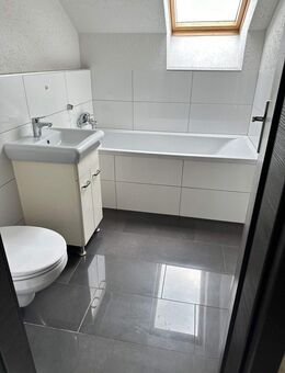 Schöne 2-Zimmer-Dachgeschosswohnung - Warstein