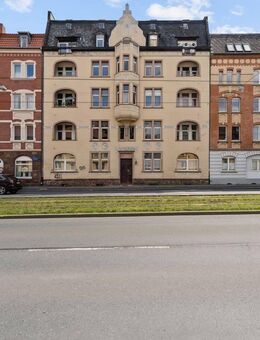 Großzügige 4-Zi.-Wohnung mit Balkon, Loggia & Kamin - Ideal für Eigennutzer oder Anleger - Kassel