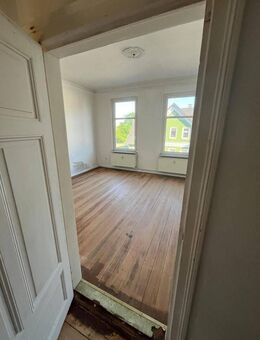 Renovierungsbedürftiges Dreifamilienhaus - Neustadt-Glewe