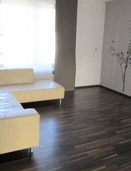 Gepflegte 3 Zimmer-Wohnung im Hochparterre mit Balkon, EBK und Kfz-Stellplatz in naturnaher Lage - Schauenburg