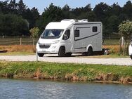 Der Etrusco V6600SB ist ein kompaktes Raumwunder, schmal und wendig für aktives Reisen - Basel