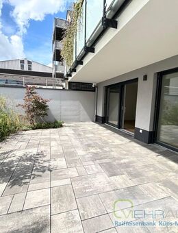 Erdgeschosswohnung - 4-Zimmer-Wohnung mit großer Terrasse - Bayreuth