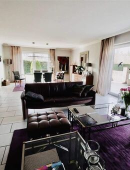 Traumhaftes freistehendes Wohnhaus mit Büroräumen und Hallen für vielseitige Nutzungsmöglichkeiten sucht Handwerks- oder Gewerbebetrieb - Bad Lippspringe