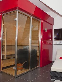Exklusive Villa mit Wellnessbereich und große Fahrzeughalle für Wohnmobil oder Boot - Bruck (Oberpfalz)