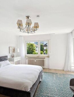 Helle Dreizimmerwohnung mit zwei Balkonen in ruhiger Lage - Karlsruhe