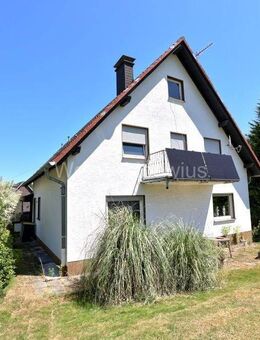 Attraktives Einfamilienhaus mit Potenzial - Garten und Garage in idyllischer Lage - Much