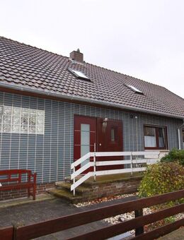 Stadtnah - 3,5 Zi.-Dachgeschosswohnung mit Gartenanteil im Zweifamilienhaus - Gifhorn