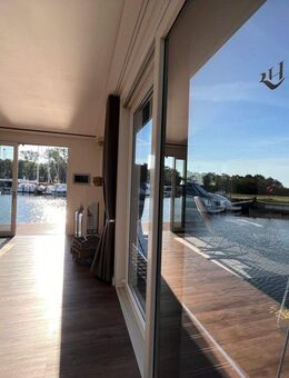 LUXUS Hausboot - 3 Etagen - 100m² Wohnen + 120 m² SONNENTERRASSE - Kamin, Kino, komplett individuell - Schwielowsee