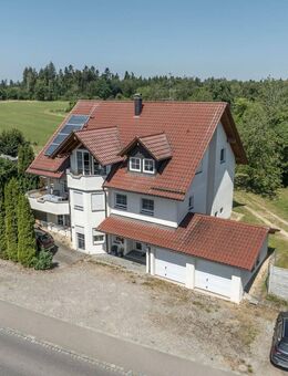 Mehrfamilienwohnhaus mit Doppelgarage in Winterbach - Horgenzell