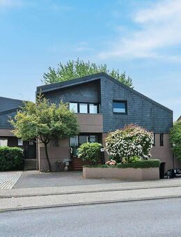 PHI AACHEN - Sonnenverwöhntes Wohnglück mit Einliegerwohnung, Spa-Bereich und Garagen in Aachen! - Aachen