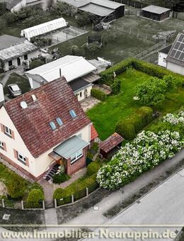 Zweifamilientaugliches Einfamilienhaus mit großem Garten in Lindow (Mark) - Lindow (Mark)