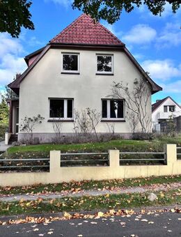 Sanierungsbedürftiges Einfamilienhaus in Bad Schwartau - Bad Schwartau