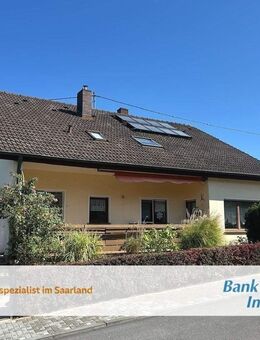 Charmantes Zweifamilienhaus mit großem Potenzial, Garagen & Garten in begehrter Lage von St. Wendel! - Sankt Wendel