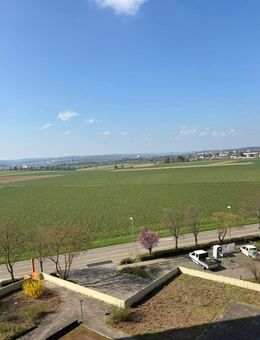 helle 4,5-Zimmer-Wohnung mit Tiefgaragenstellplatz in Kornwestheim - Kornwestheim