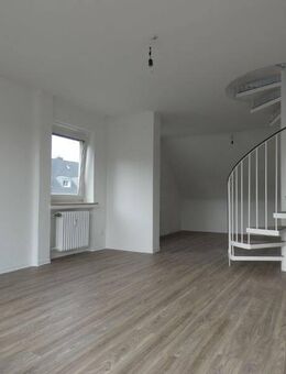 *** Moderne Maisonette-Wohnung im Dachgeschoss in Mörsenbroich *** - Düsseldorf