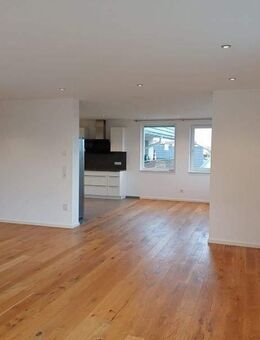 Hochwertige ausgestattete 5-Zimmer-Wohnung mit 2 separaten Eingängen! - Filderstadt