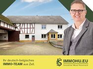 Hunsrücker Bauernhaus mit Hof und Nebengebäuden in ruhiger Lage von Mittelstrimmig - Mittelstrimmig