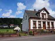 Neuer Preis !! Uni-Nähe, freistehendes 1 FH mit großem Grundstück und angrenzend an einen Bachlauf mit Garage. - Homburg