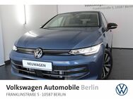 VW Golf, 1.5 l Life eTSI, Jahr 2022 - Berlin