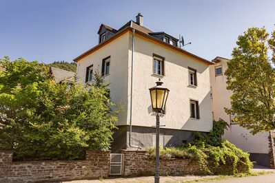 Renoviertes Haus mit Moselblick und Terrasse, aufteilbar in drei Wohnungen, in Ediger-Eller, bei Cochem