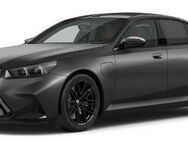 BMW M5, Limousine G90 Hybrid Carbon-Paket Bowers&Wilkins M-Drivers-Package, Jahr 2022 - Deuerling