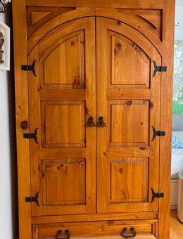 Massivholzschrank HACIENDA von KARE - Gauting