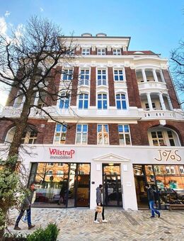 Schicke Altbauwohnung im Herzen von Kiel. Zentral. Komfortabel. Mit Aufzug. Mit schöner Loggia - Kiel