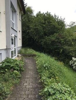 Naturnah liegende 3,5-Zimmer-Whg. mit EBK und Balkon - Herrenberg