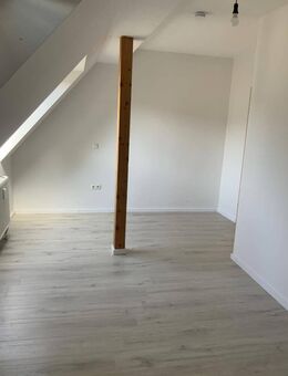 3-Zimmer-Wohnung in Castrop-Rauxel Rauxel mit neuem Boden und Gartenstück - Castrop-Rauxel