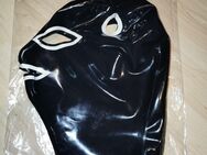 Schwarze Latex Masken in Größe M Zöpfe - Frankfurt (Main)