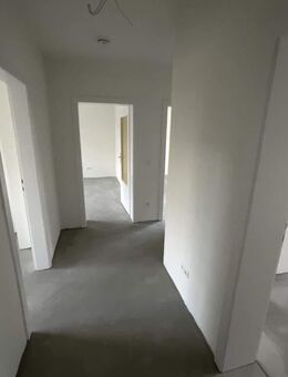 3-Zimmer-Wohnung mit Balkon und tapeziert - Herne