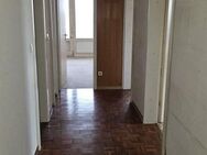 Renovierungsbedürftige 3-Zimmerwohung in Top Lage am Kaiserlei - Offenbach (Main)